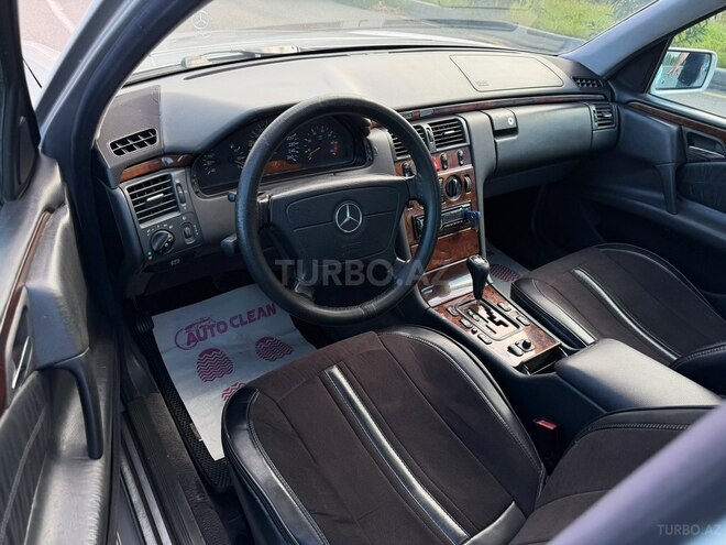 Mercedes E 240 1999, 248,560 km - 2.4 л - Gəncə