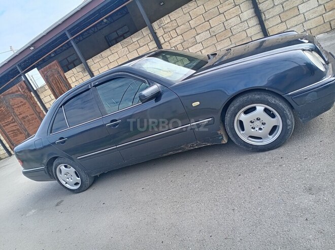 Mercedes E 240 1997, 360,000 km - 2.4 л - Xudat