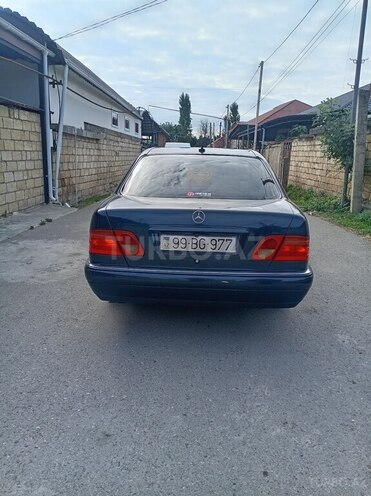 Mercedes E 240 1997, 360,000 km - 2.4 л - Xudat