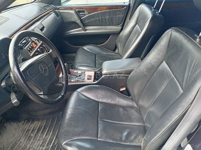 Mercedes E 240 1997, 360,000 km - 2.4 л - Xudat