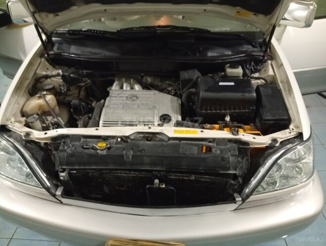 Lexus RX 300 2001, 241,361 km - 3.0 л - Qusar