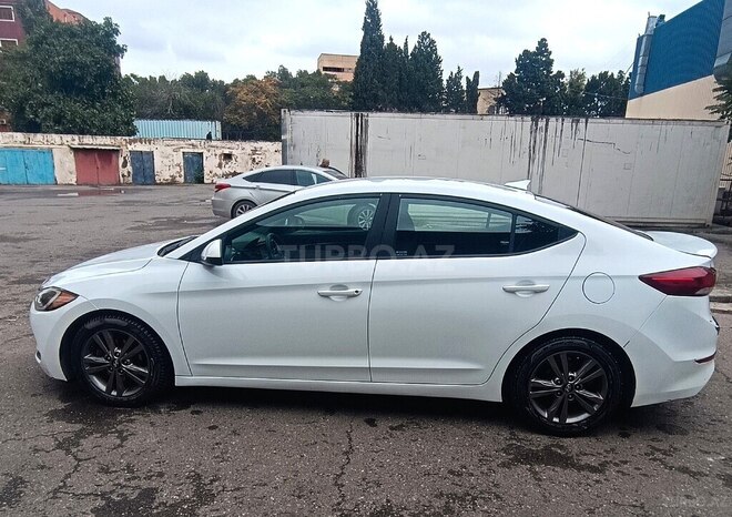 Hyundai Elantra 2018, 163,000 km - 2.0 l - Bakı