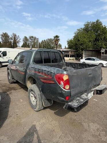Mitsubishi L200 2008, 280,000 km - 2.5 l - Bakı