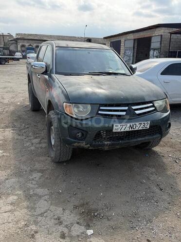 Mitsubishi L200 2008, 280,000 km - 2.5 l - Bakı