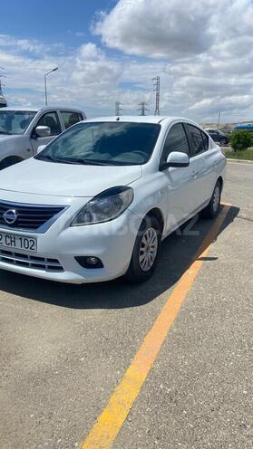 Nissan Sunny 2013, 68,590 km - 1.5 л - Yardımlı