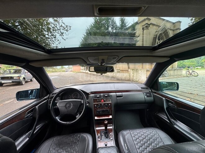Mercedes E 230 1997, 295,000 km - 2.3 л - Masallı