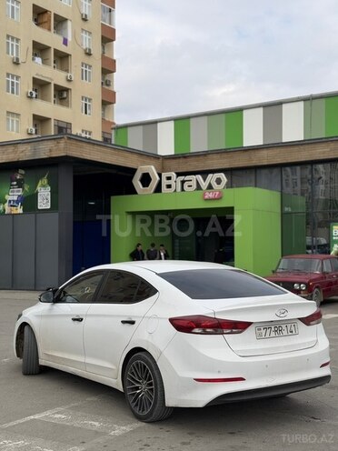 Hyundai Avante 2016, 250,000 km - 1.6 l - Bakı