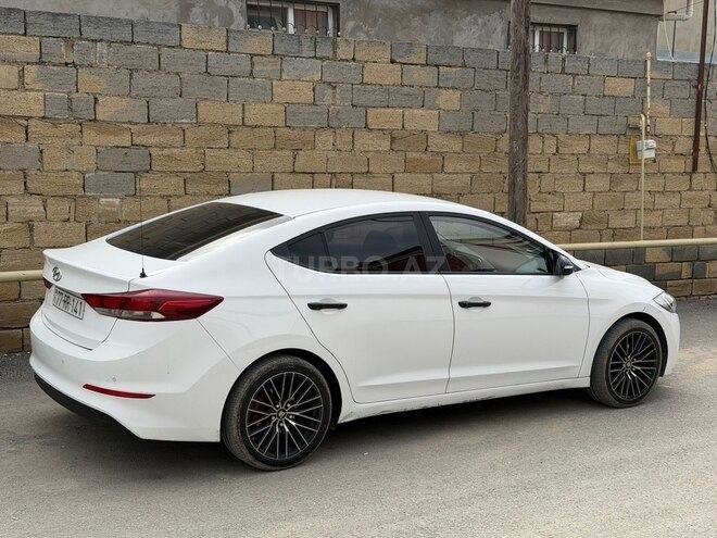 Hyundai Avante 2016, 250,000 km - 1.6 l - Bakı