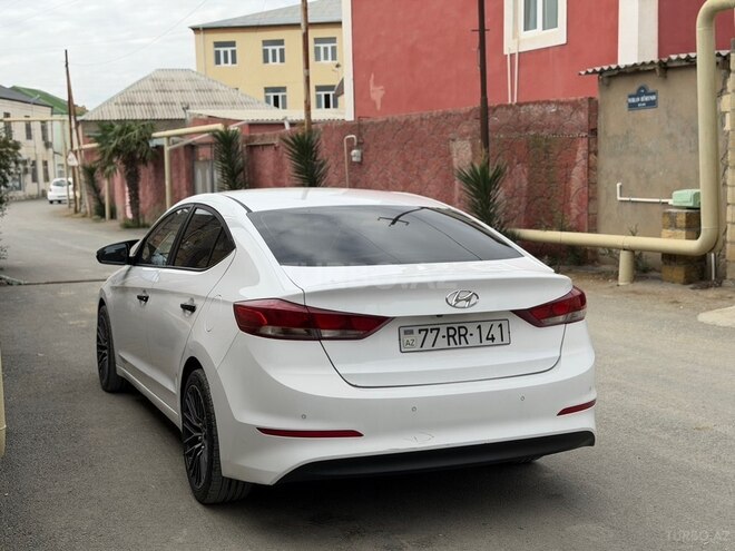Hyundai Avante 2016, 250,000 km - 1.6 l - Bakı