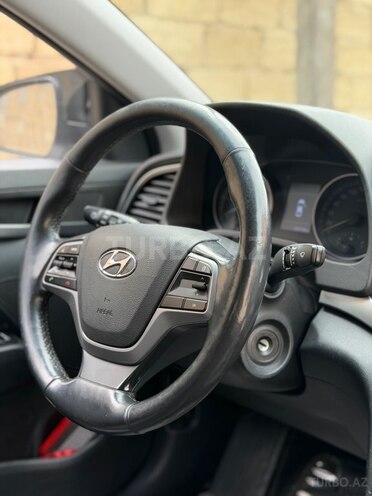 Hyundai Avante 2016, 250,000 km - 1.6 l - Bakı