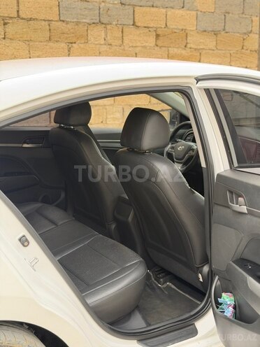 Hyundai Avante 2016, 250,000 km - 1.6 l - Bakı