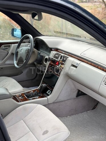 Mercedes E 230 1998, 458,000 km - 2.3 л - Şirvan