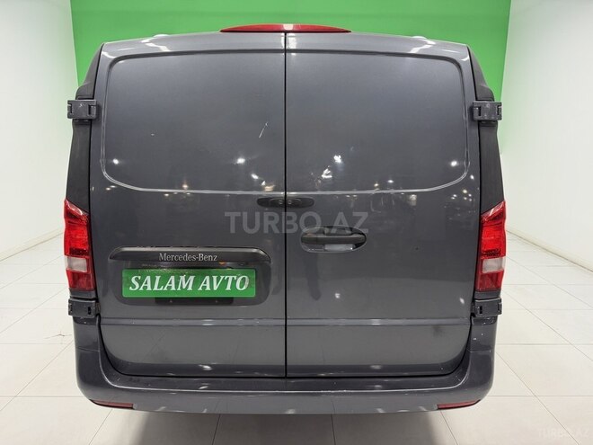 Mercedes  2017, 168,800 km - 2.0 l - Bakı