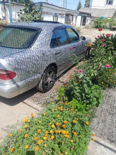 Mercedes E 290 1996, 680,000 km - 2.9 l - Astara