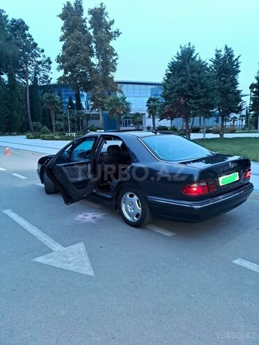 Mercedes E 240 2000, 258,251 km - 2.4 l - Mingəçevir