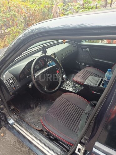 Mercedes C 200 2000, 267,000 km - 2.0 l - Şəki
