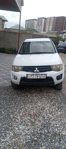 Mitsubishi L200 2011, 480,000 km - 2.5 l - Bakı