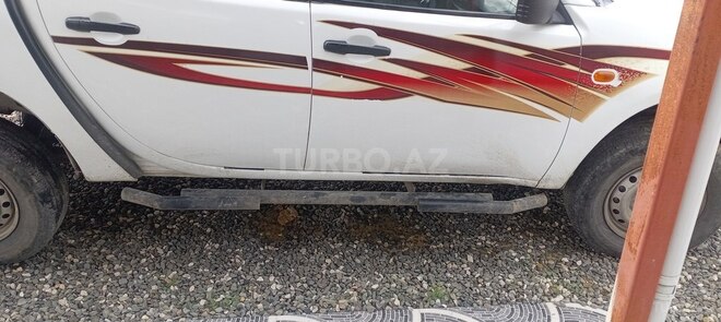 Mitsubishi L200 2011, 480,000 km - 2.5 l - Bakı