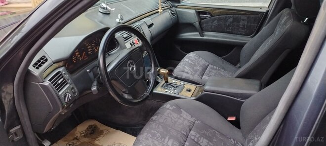 Mercedes E 230 1998, 42,500 km - 2.3 л - Bakı