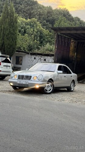 Mercedes E 220 1997, 800,000 km - 2.2 l - Bakı
