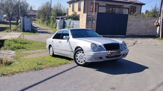 Mercedes E 220 2000, 511,086 km - 2.2 л - Balakən