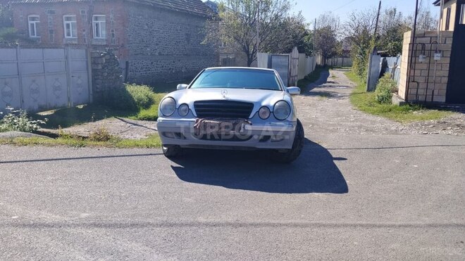 Mercedes E 220 2000, 511,086 km - 2.2 л - Balakən
