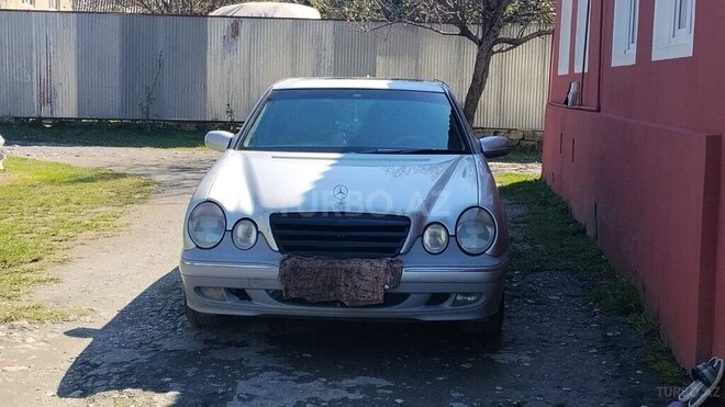Mercedes E 220 2000, 511,086 km - 2.2 л - Balakən