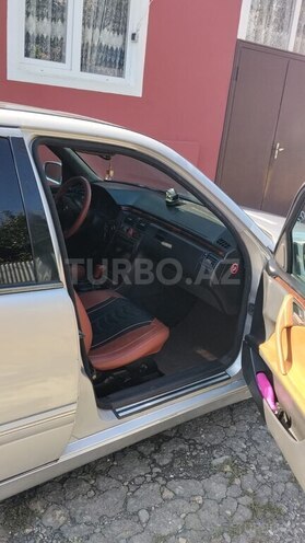 Mercedes E 220 2000, 511,086 km - 2.2 л - Balakən