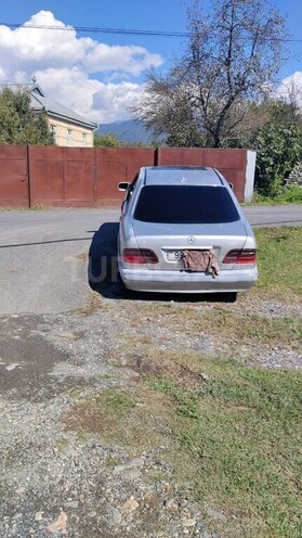 Mercedes E 220 2000, 511,086 km - 2.2 л - Balakən