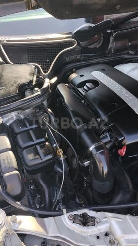 Mercedes E 220 2000, 511,086 km - 2.2 л - Balakən