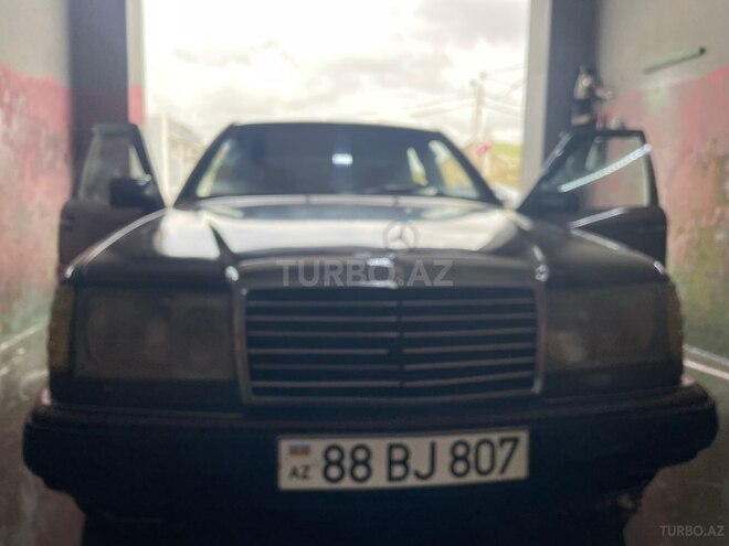 Mercedes E 220 1993, 214,588 km - 2.2 л - Bakı