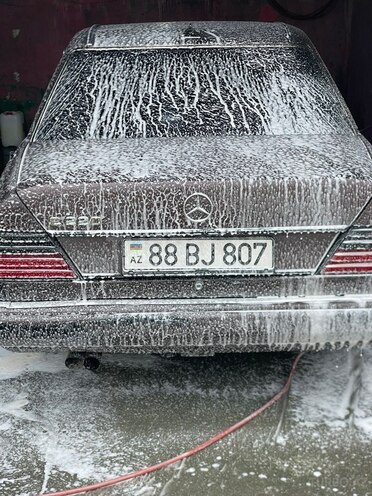 Mercedes E 220 1993, 214,588 km - 2.2 л - Bakı