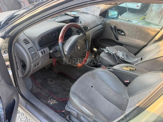 Renault Laguna 2005, 372,000 km - 2.2 l - Bakı