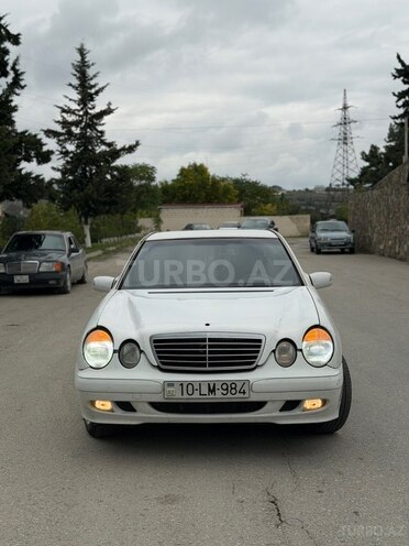 Mercedes E 220 1995, 500,000 km - 2.2 l - Quba