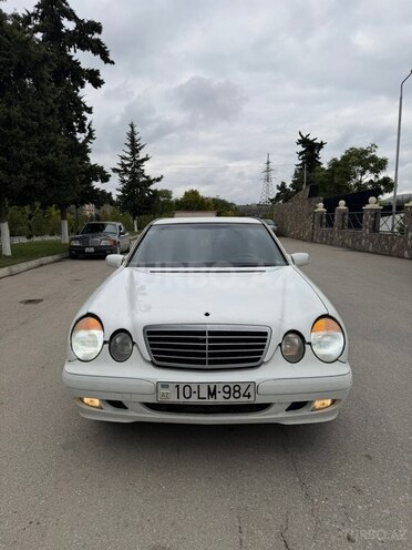Mercedes E 220 1995, 500,000 km - 2.2 l - Quba