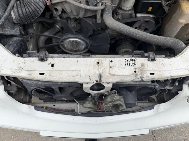 Mercedes E 220 1995, 500,000 km - 2.2 l - Quba