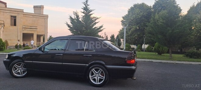 Mercedes C 230 2000, 418,429 km - 2.3 л - Zaqatala