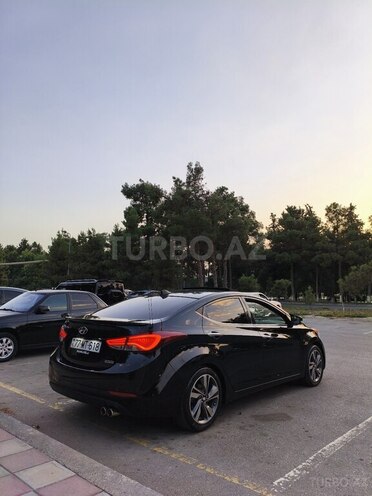 Hyundai Elantra 2015, 273,588 km - 1.8 l - Şirvan
