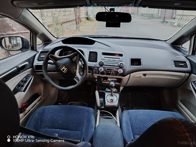 Honda Civic 2006, 289,000 km - 1.3 л - Şəki