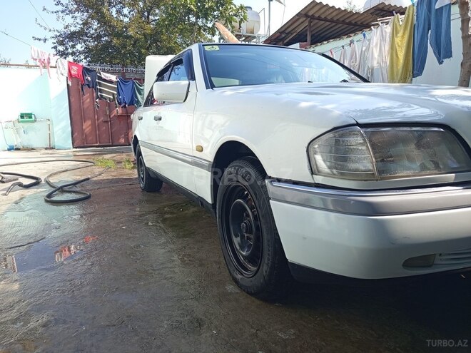 Mercedes C 250 1995, 880,000 km - 2.5 л - Beyləqan
