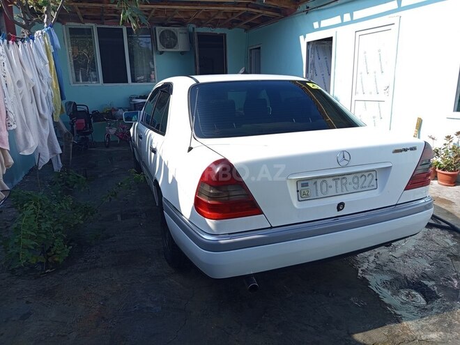 Mercedes C 250 1995, 880,000 km - 2.5 л - Beyləqan