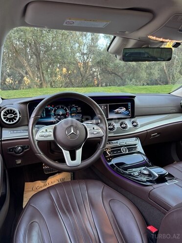 Mercedes  2019, 116,000 km - 2.0 л - Bakı