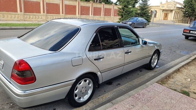 Mercedes C 200 1995, 320,000 km - 2.0 l - Xaçmaz