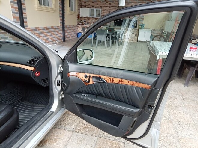 Mercedes E 320 2002, 290,000 km - 3.2 l - Bakı
