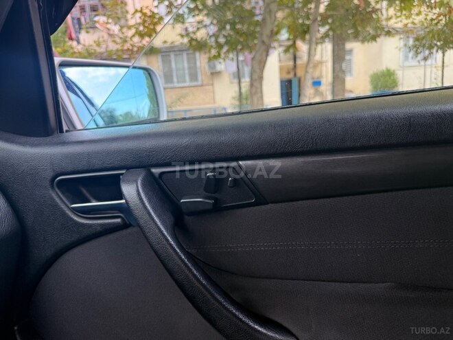 Mercedes C 200 2000, 303,560 km - 2.0 l - Sumqayıt