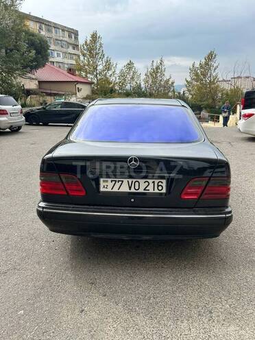 Mercedes E 240 2001, 450,000 km - 2.4 l - Bakı
