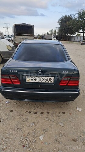 Mercedes E 220 2000, 394,425 km - 2.2 l - Xaçmaz