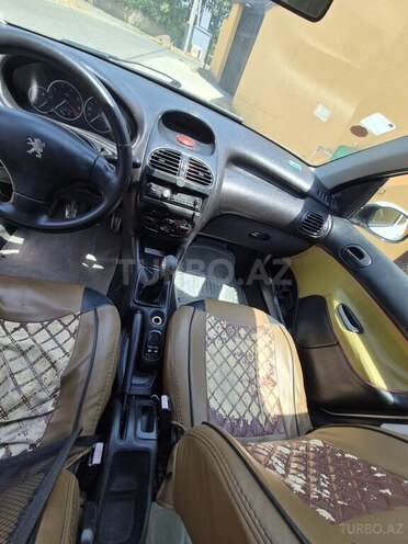 Peugeot 206 2005, 200,000 km - 1.4 l - Bakı