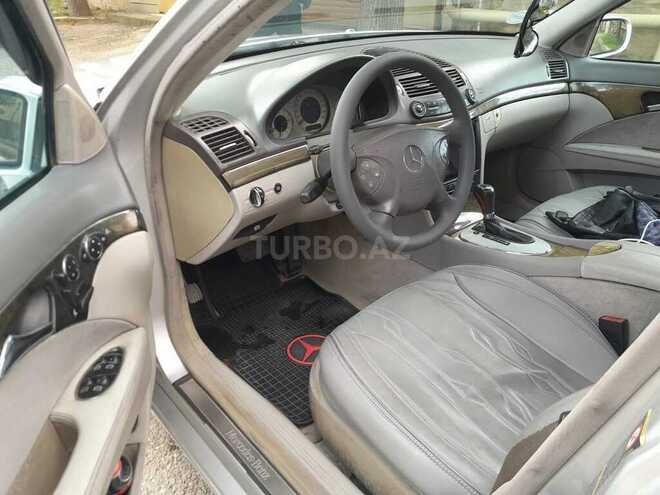 Mercedes E 270 2002, 211,000 km - 2.7 l - Bakı