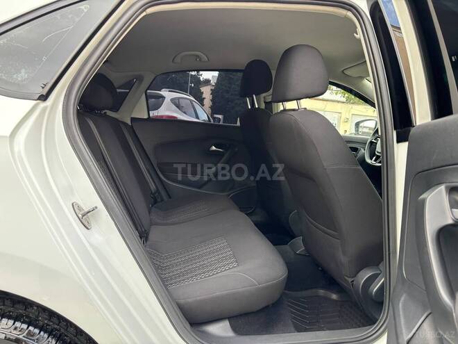 Volkswagen Polo 2018, 141,300 km - 1.6 л - Bakı